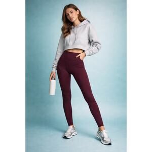 Athleisure Clean Girl Burgundy Leggings Fabletics Motion365 Size XS/S